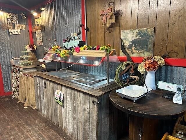 More Photos Of 107 N Kent St, Gorman Storefront Retail Residential For Sale