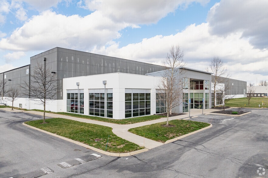 Primary Photo Of 9000 Smith's Mill Rd, New Albany Warehouse For Lease