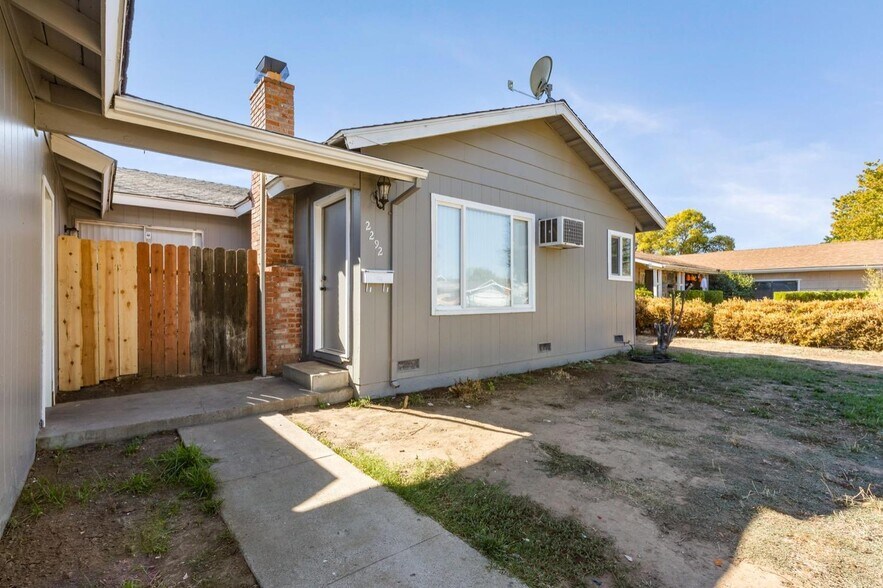 More Photos Of 7656 23rd St, Sacramento Multifamily For Sale