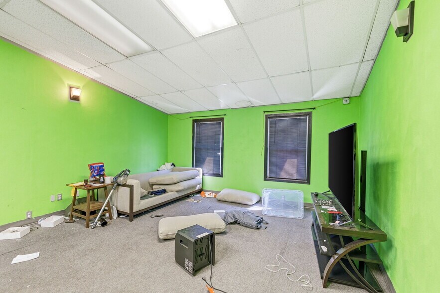 More Photos Of 316 N Main St, Columbia Storefront Retail Office For Sale