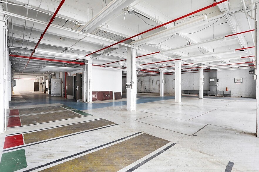 More Photos Of 35 S Main St, Batesville Warehouse For Sale