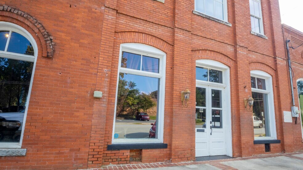 More Photos Of 20 Spring Rd, Molena Storefront For Sale