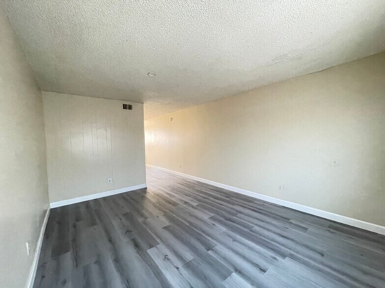 More Photos Of 1709 Fairfield Ave, Las Vegas Apartments For Sale