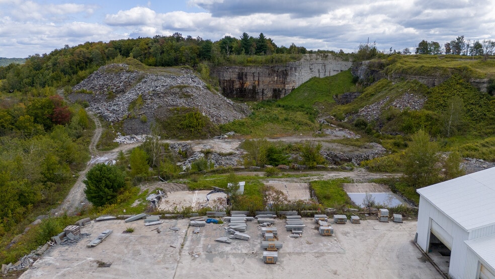 More Photos Of 407 Peck Hill Rd, New Milford Manufacturing For Sale