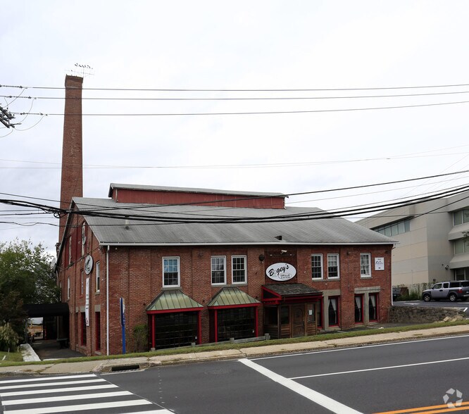 More Photos Of 2 Wilton Ave, Norwalk Freestanding For Lease