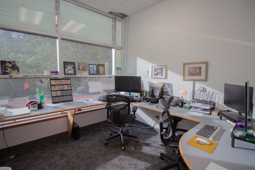 More Photos Of 8608 W Main St, Kalamazoo Warehouse For Sale