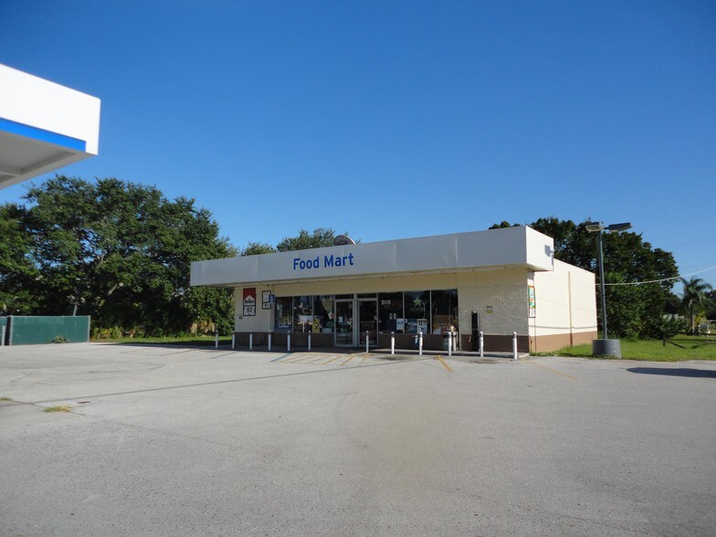 Primary Photo Of 193 Barton Blvd, Rockledge Service Station For Sale