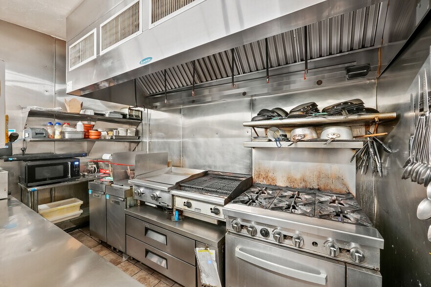 More Photos Of 1091 Main St, Pawtucket Restaurant For Sale