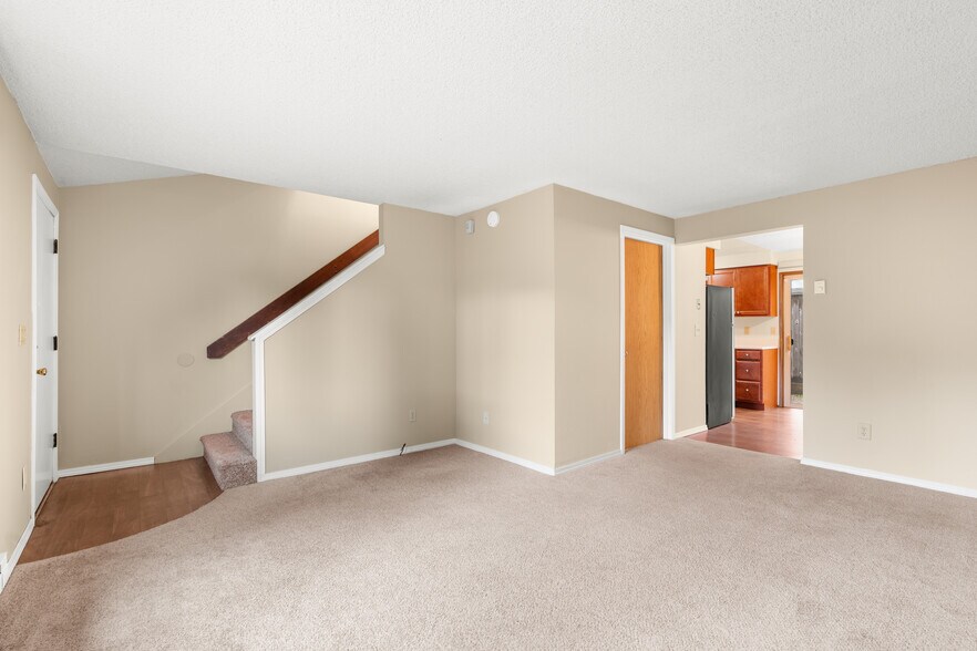 More Photos Of 430 Metzler St, Molalla Apartments For Sale
