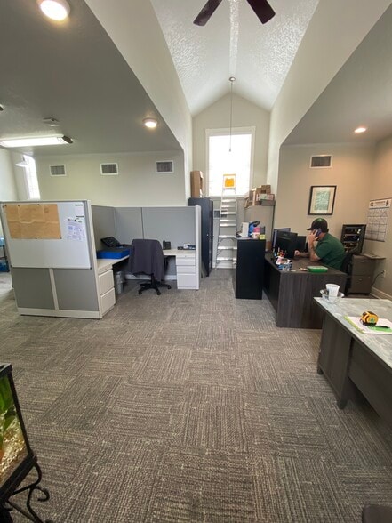 More Photos Of 140 S Main St, Winter Garden Office For Lease