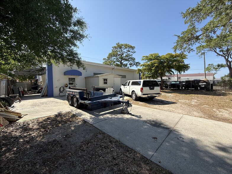 More Photos Of 1342 N Lime Ave, Sarasota Warehouse For Sale