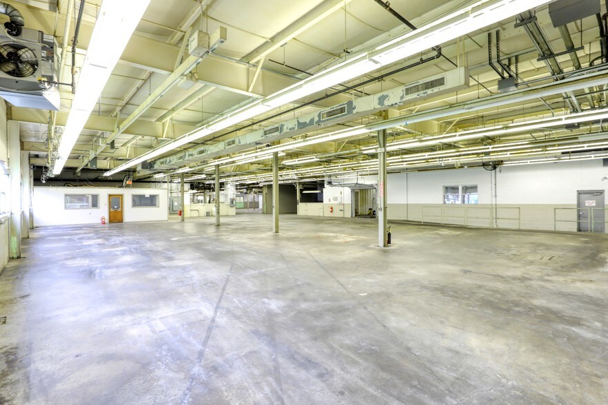 More Photos Of 109 Apremont Way, Westfield Manufacturing For Lease