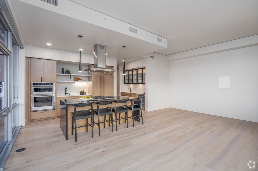 More Photos Of 2315 4th Ave, Seattle Multifamily For Sale