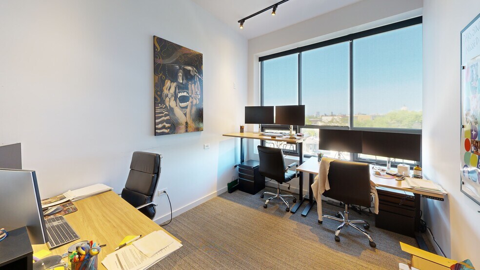 More Photos Of 1643 N Milwaukee Ave, Chicago Office For Lease