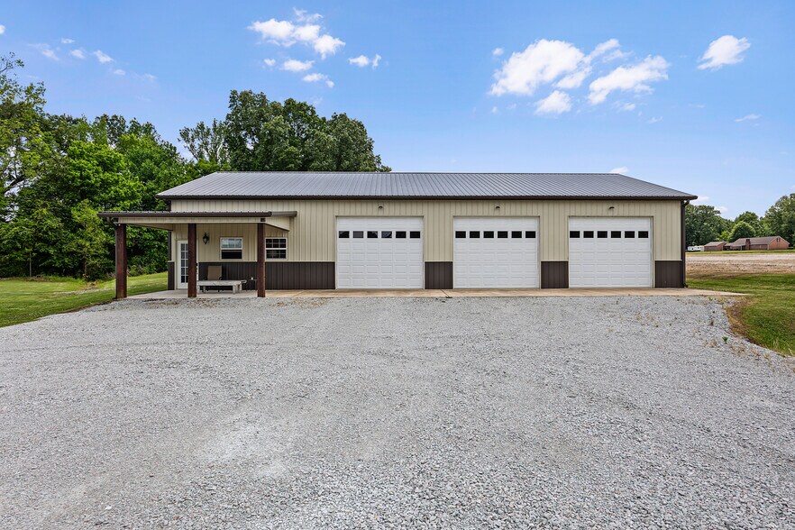 More Photos Of 692 Boone Ln, Jackson Light Distribution For Sale