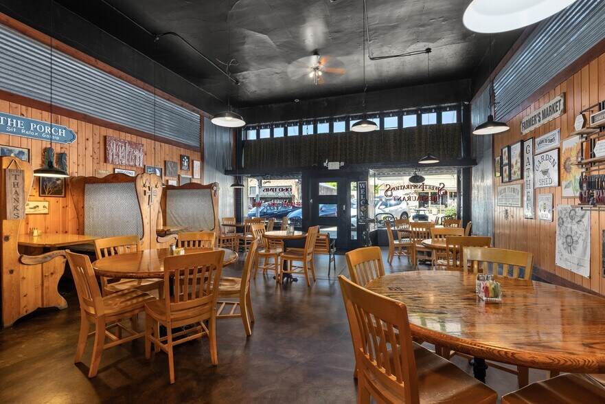 More Photos Of 531-535 N Market Blvd, Chehalis Restaurant For Sale