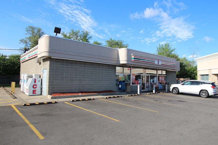 More Photos Of 4950-4990 Harlem Rd, Amherst Unknown For Lease