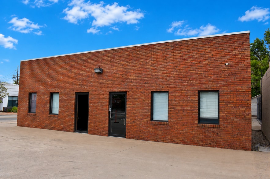 More Photos Of 90 Knox Ct, Denver Freestanding For Sale