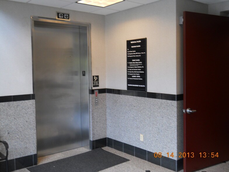 More Photos Of 1543 State Route 27, Somerset Medical For Lease