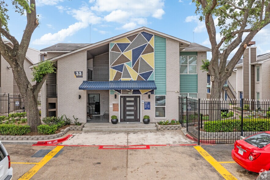 More Photos Of 8600 S Course Dr, Houston Apartments For Sale