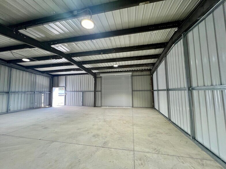 More Photos Of 731 E River Ave, Porterville Warehouse For Lease