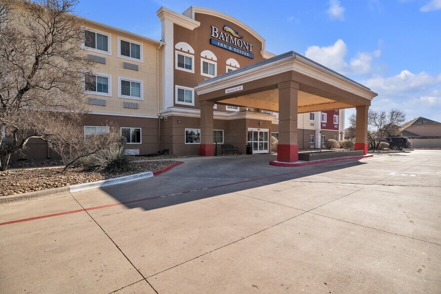 More Photos Of 4101 Parks Legado Rd, Odessa Hotel For Sale