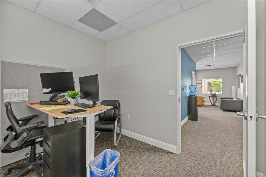 More Photos Of 2155 Larkspur Ln, Redding Office For Sale
