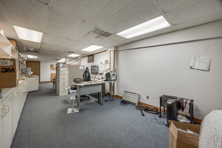 More Photos Of 3380 Smith Farm Rd, Matthews Warehouse For Lease