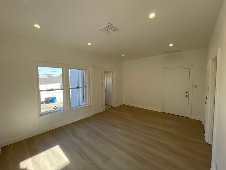 More Photos Of 418-420 N Larchmont Blvd, Los Angeles Office For Lease