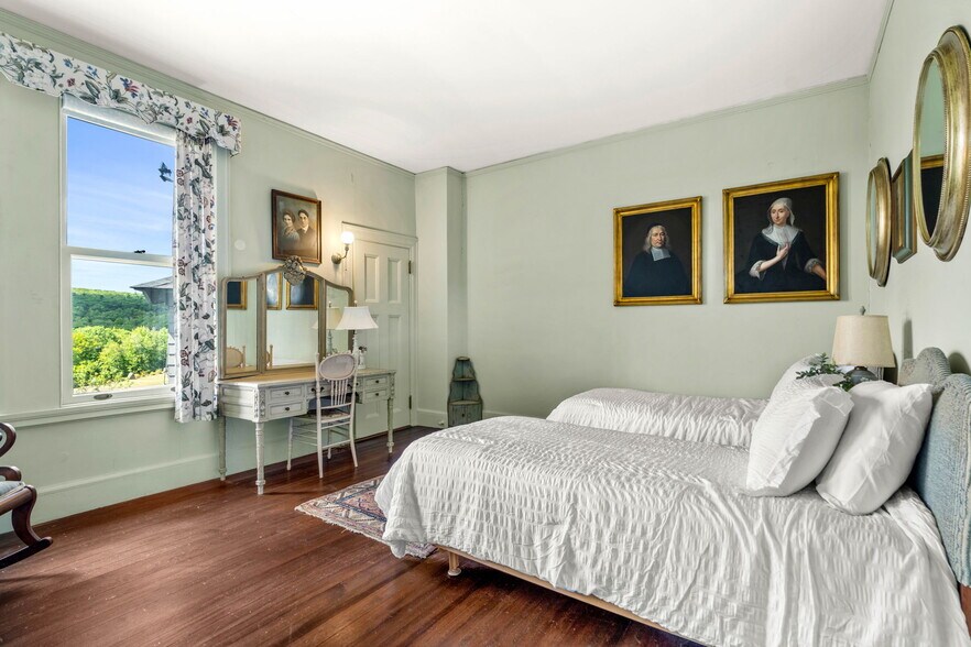 More Photos Of 4 Windmill Hill rd, Dublin Specialty For Sale