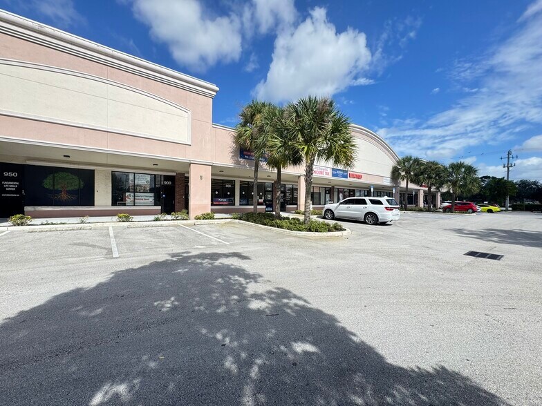 More Photos Of 8053 W Oakland Park Blvd, Sunrise Unknown For Lease