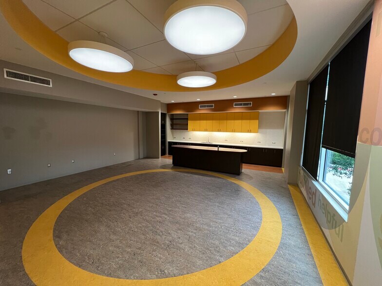 More Photos Of 5920 William Cannon Dr, Austin Medical For Sale