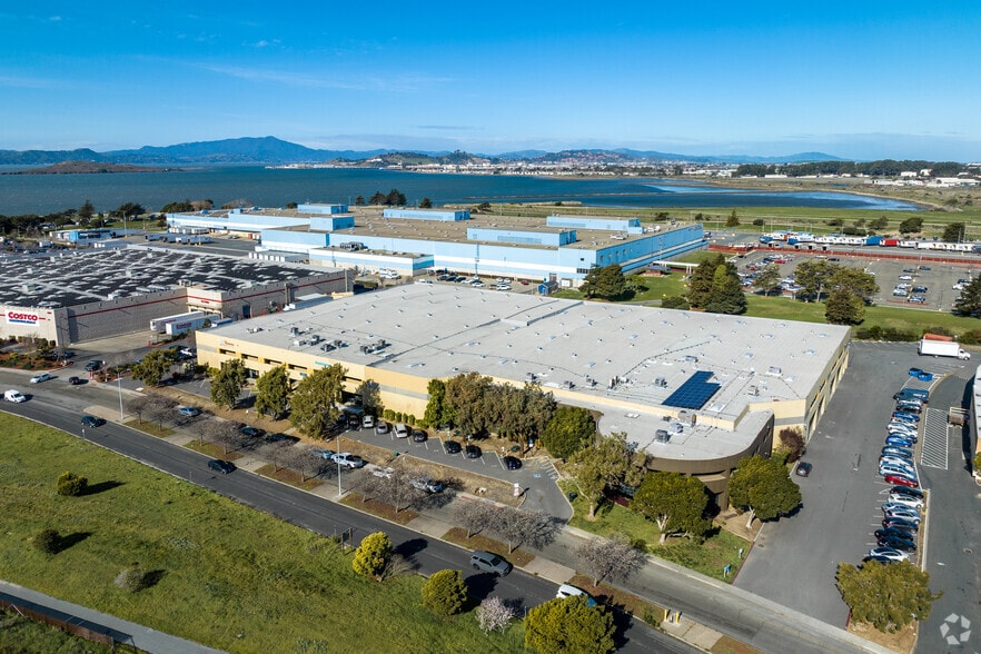 More Photos Of 4901-4911 Central Ave, Richmond Showroom For Lease