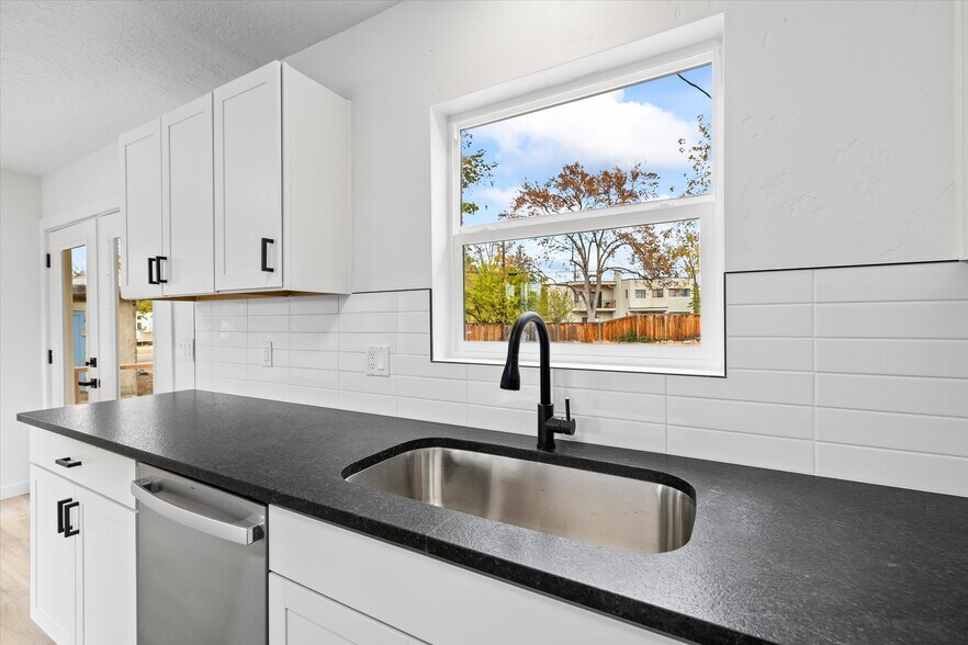 More Photos Of 4518 W Emerald St, Boise Specialty For Sale