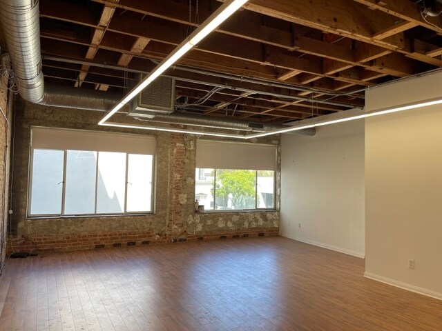 Primary Photo Of 5651 Wilshire Blvd, Los Angeles Storefront Retail Office For Lease