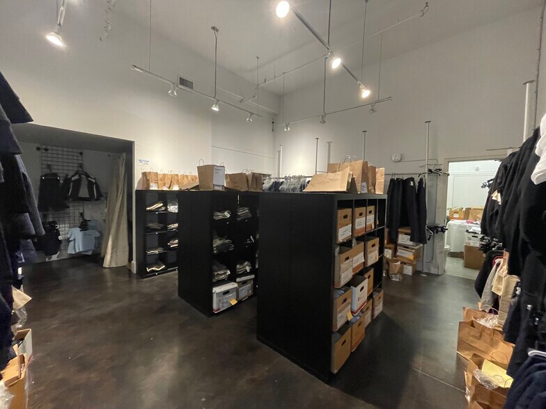 More Photos Of 18663 52nd Ave, Surrey Warehouse For Lease