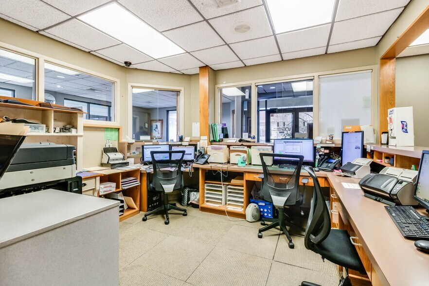 More Photos Of 3839 W Congress St, Lafayette Medical For Sale