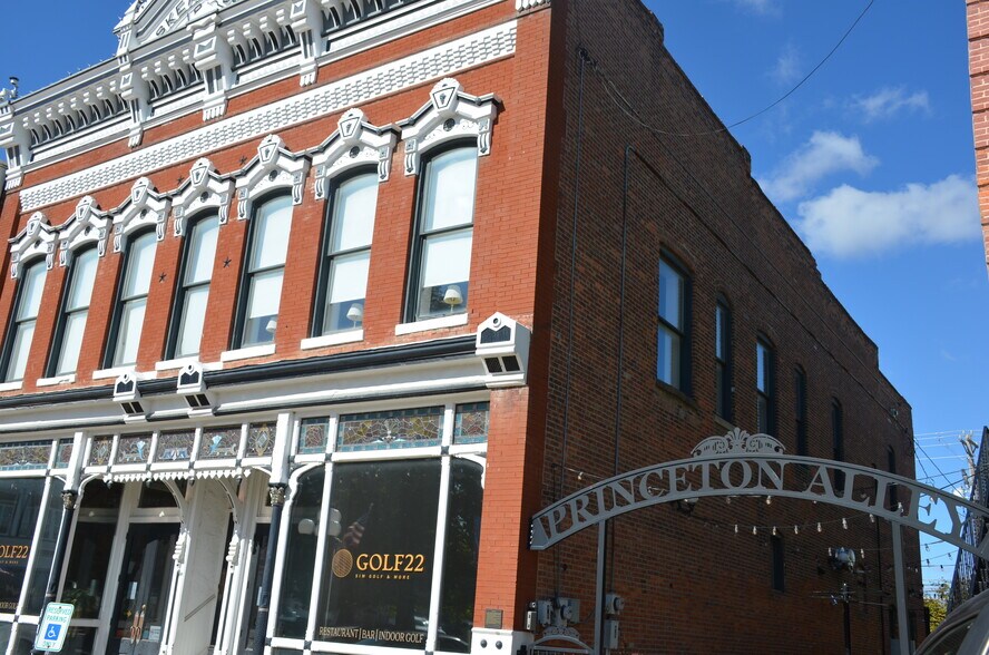 More Photos Of 11 Benton Ave E, Albia Restaurant For Sale