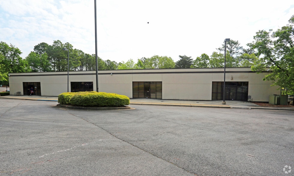 More Photos Of 218 Summit Pky, Birmingham Office For Lease