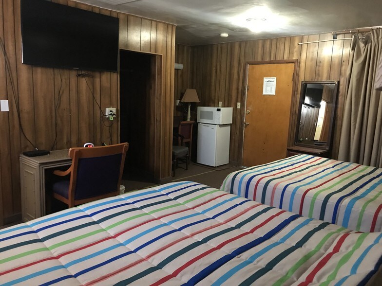 More Photos Of 1301 Aultman St, Ely Hotel For Sale