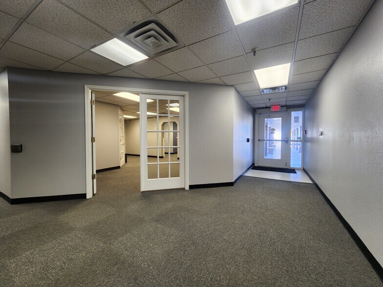 More Photos Of 8740 E 11th St, Tulsa Office For Sale
