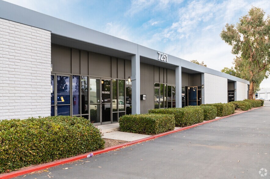 More Photos Of 7251 Garden Grove Blvd, Garden Grove Light Manufacturing For Lease
