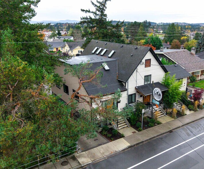 More Photos Of 7925 E Saanich Rd, Capital General Retail For Sale