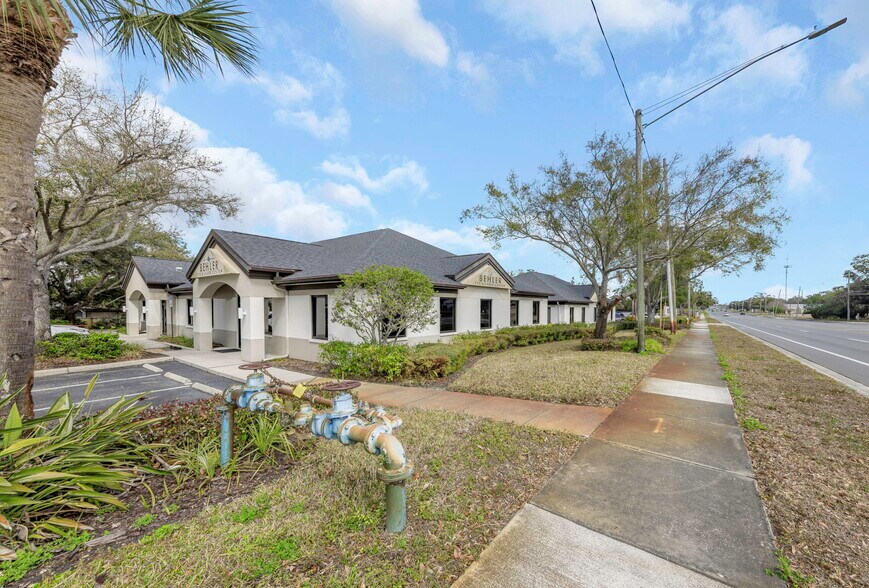 More Photos Of 2346 Drew St, Clearwater Office For Sale