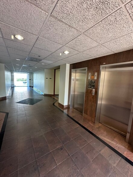 More Photos Of 1855 W Katella Ave, Orange Office Residential For Lease