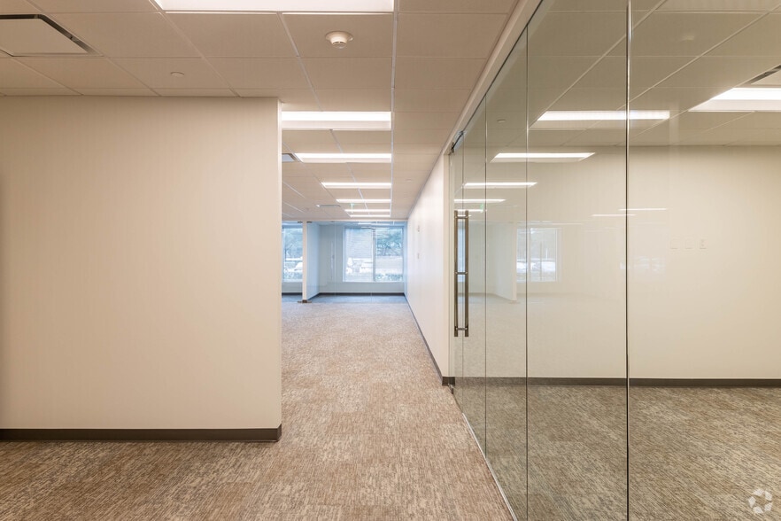 More Photos Of 9725 NW 117th Ave, Medley Unknown For Lease