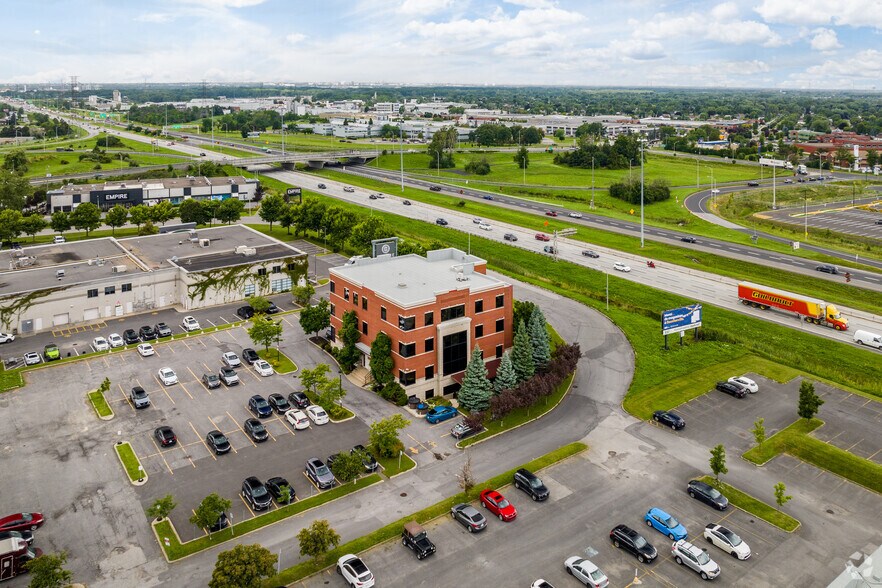 More Photos Of 1190 Pl Nobel, Boucherville Office For Lease