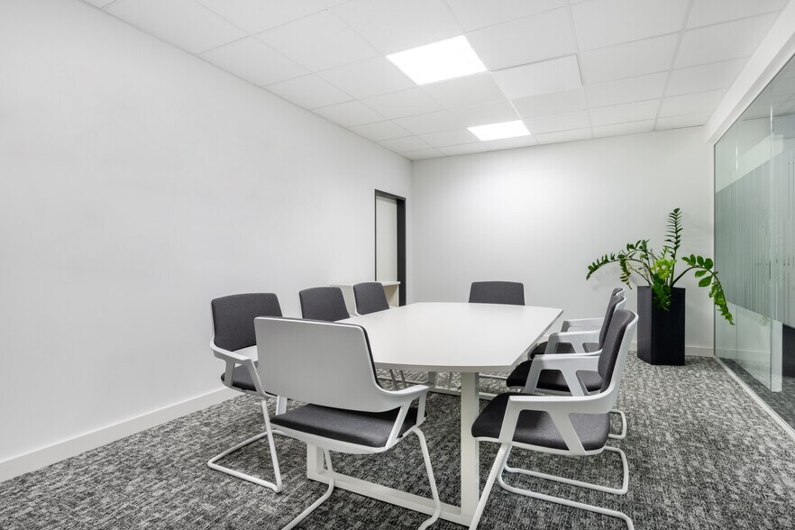 More Photos Of 301-303 W Broadway Ave, Enid Coworking Space