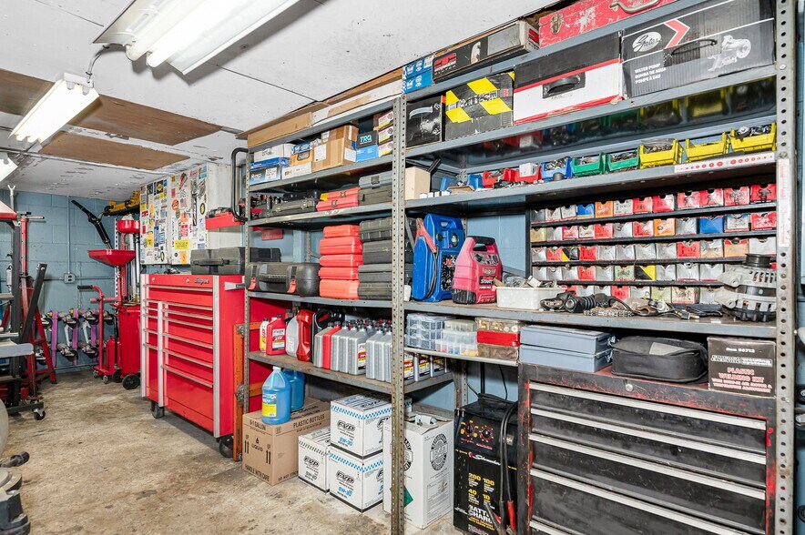 More Photos Of 12 Carlton St, Lowell Auto Repair For Sale