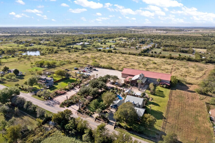 More Photos Of 11734 Schriber Rd, Buda Warehouse For Lease